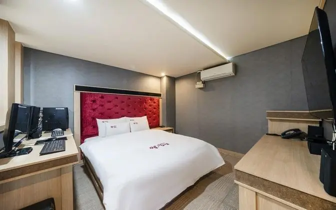 Oda (Superior Twin (Netflix viewing 2 PCs )