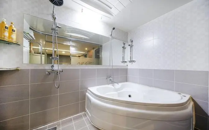 Oda (Superior Twin (Netflix viewing 2 PCs )