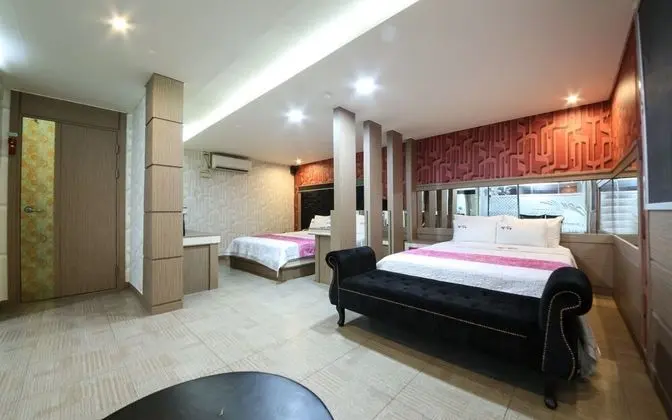 Oda (Superior Twin (Netflix viewing 2 PCs )