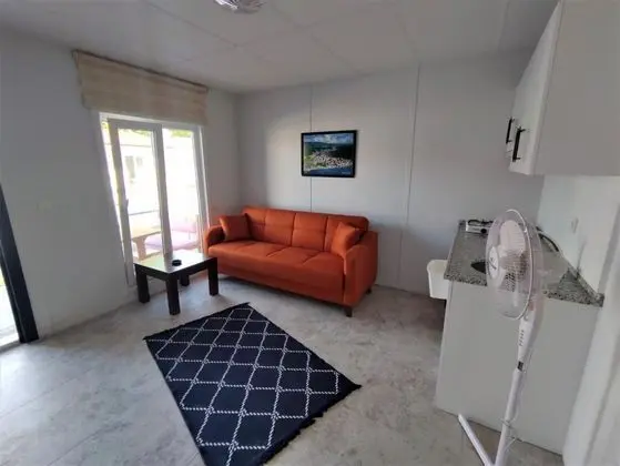 Apart Oda, Deniz Manzaralı, Balkonlu
