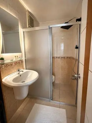 Triple, Şehir Manzaralı