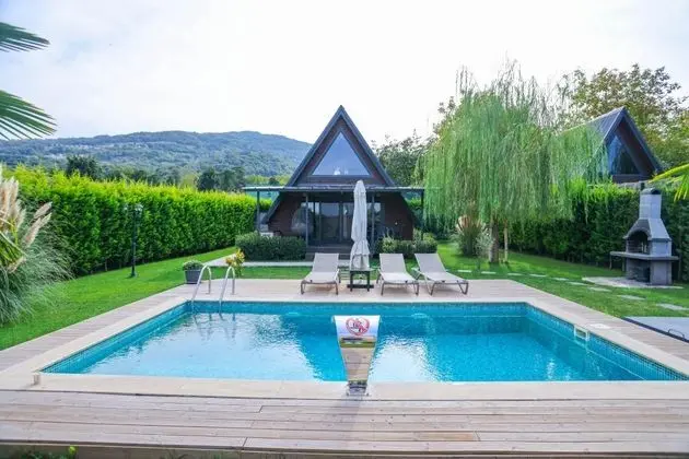 Bungalow, Havuz ve Bahçe Manzaralı, Isıtmalı Özel Havuzlu