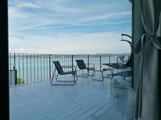 Panoramic Apart Daire, Deniz Manzaralı