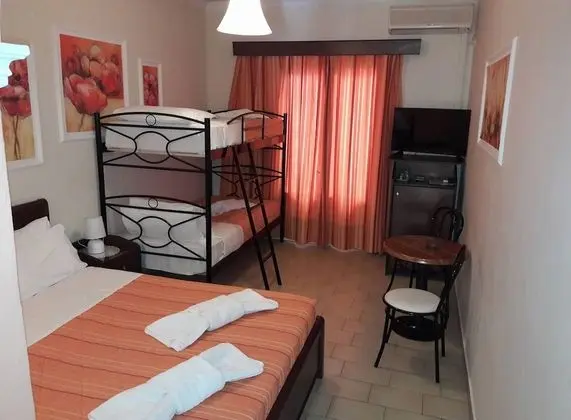 Dört Kişilik Oda, Kısmi Deniz Manzaralı
