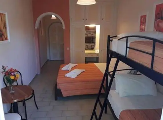 Dört Kişilik Oda, Kısmi Deniz Manzaralı
