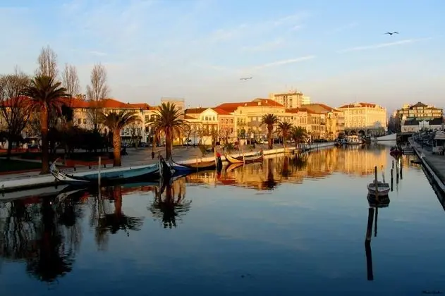 Standard Tek Büyük veya İki Ayrı Yataklı Oda, Kanal Manzaralı