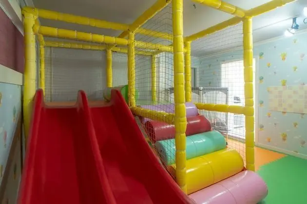 Kids Pool Dolphin 2