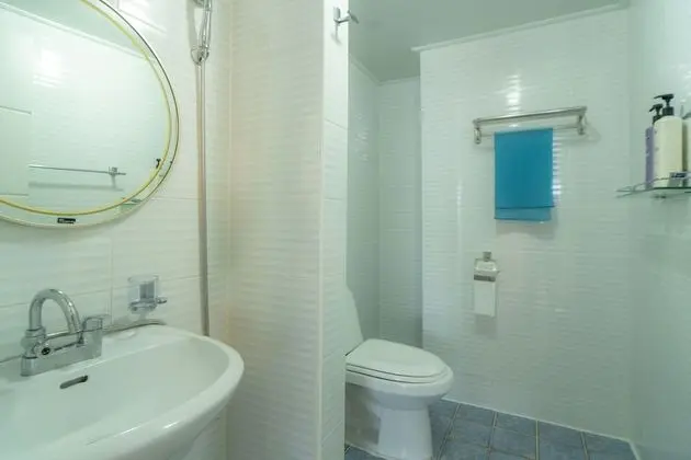 Kids Pool Dolphin Suite
