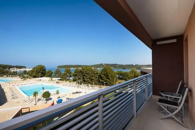 Premium room with balcony sea view - extra bed