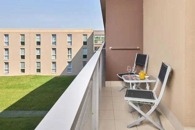 Süit, Balkon