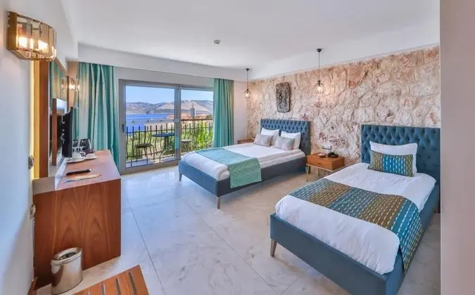 Aile Odası, Deniz Manzaralı, Balkonlu