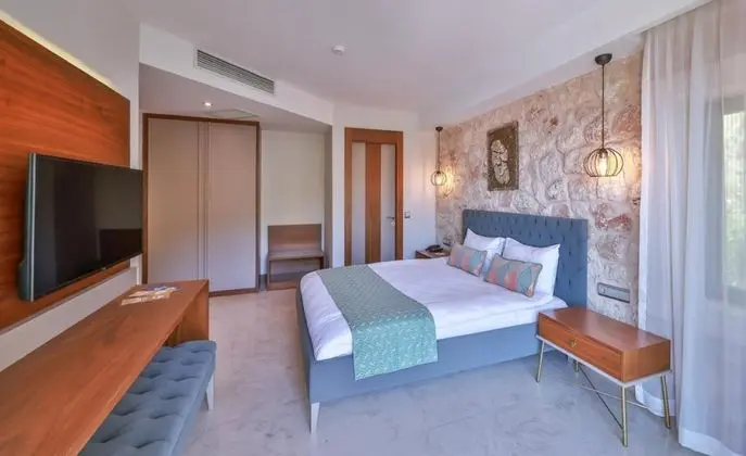 Deluxe Çift Kişilik Oda, Kısmi Deniz Manzaralı, Balkonlu