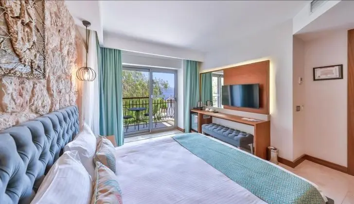 Deluxe Çift Kişilik Oda, Kısmi Deniz Manzaralı, Balkonlu