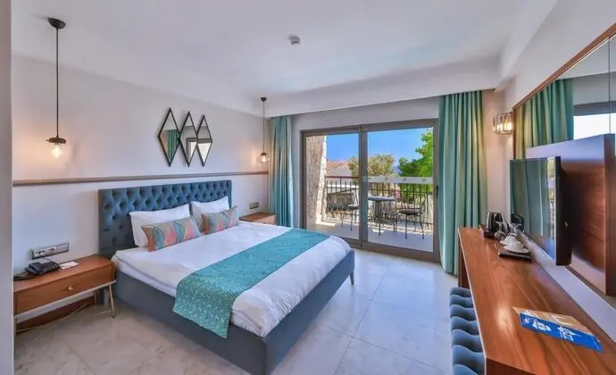 Deluxe Çift Kişilik Oda, Kısmi Deniz Manzaralı, Balkonlu