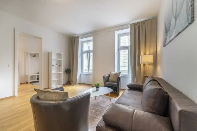 CALM Apartment near Centre