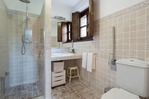 Tek Büyük veya İki Ayrı Yataklı Oda, Sigara İçilmez