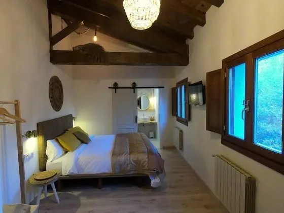 Tek Büyük veya İki Ayrı Yataklı Oda, Bahçe Manzaralı