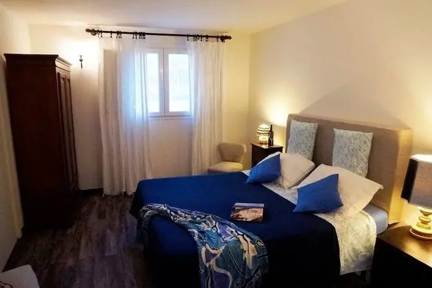 Traditional Tek Büyük Yataklı Oda