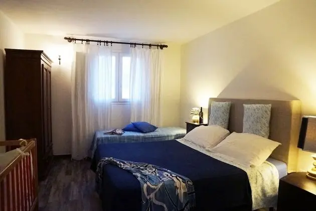 Traditional Tek Büyük Yataklı Oda