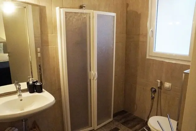 Traditional Tek Büyük Yataklı Oda