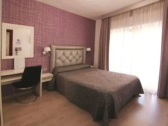 Traditional İki Ayrı Yataklı Oda