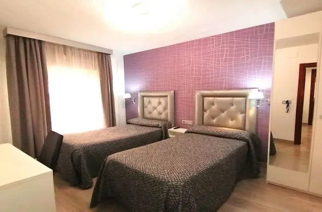 Traditional İki Ayrı Yataklı Oda