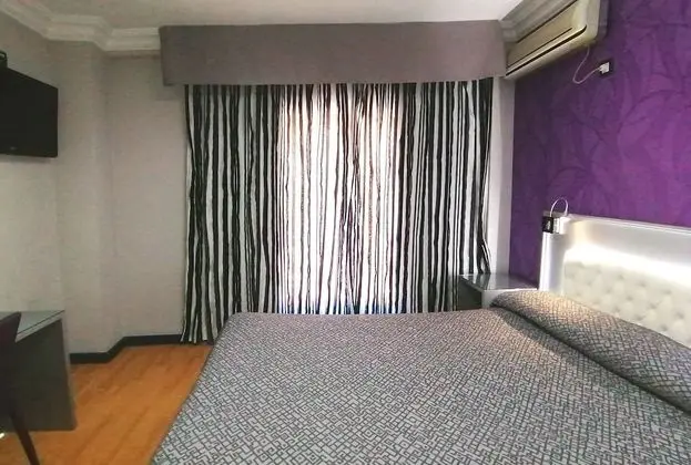 Traditional İki Ayrı Yataklı Oda