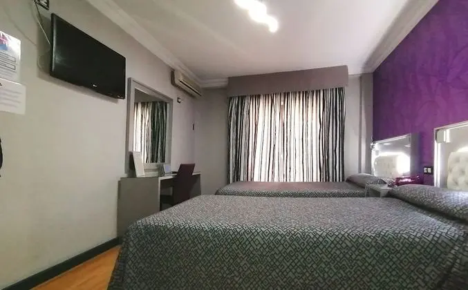 Traditional İki Ayrı Yataklı Oda