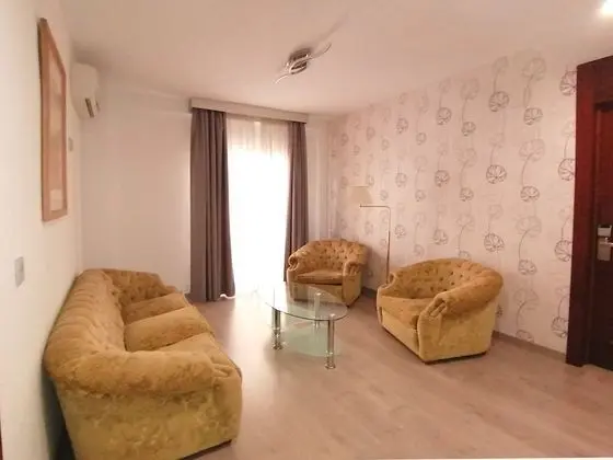 Traditional İki Ayrı Yataklı Oda