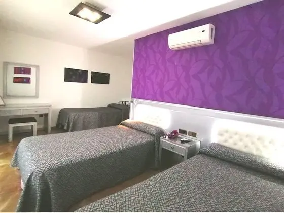Üç Kişilik Oda