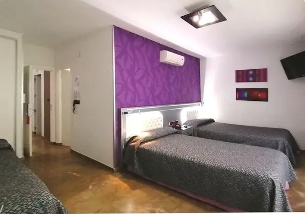 Üç Kişilik Oda