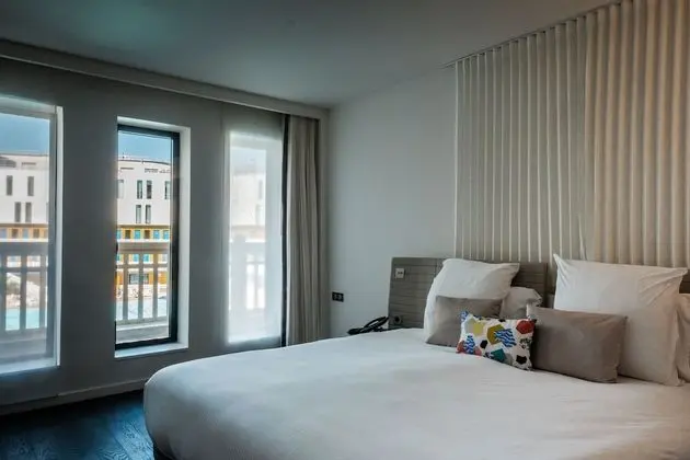 Süit, 1 En Büyük (King) Boy Yatak, Balkon, Havuz Manzaralı