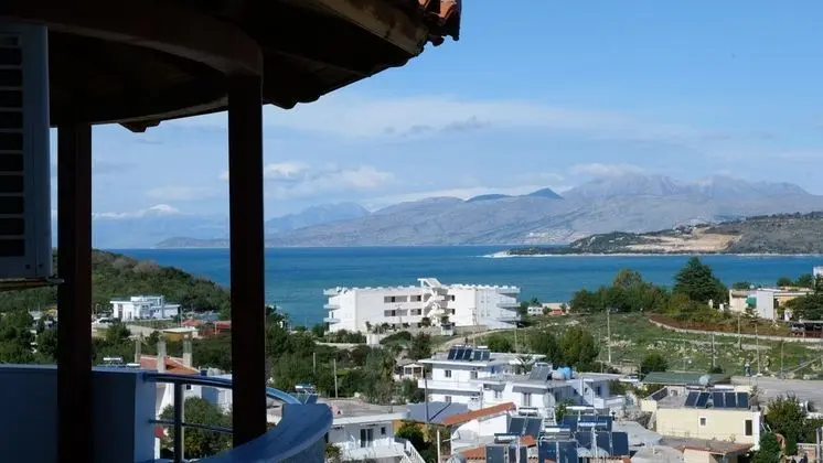 Tek Büyük Yataklı Oda, Balkon