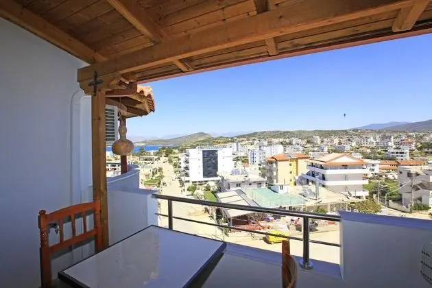 Tek Büyük Yataklı Oda, Balkon