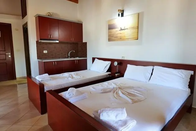 Üç Kişilik Oda, Deniz Manzaralı