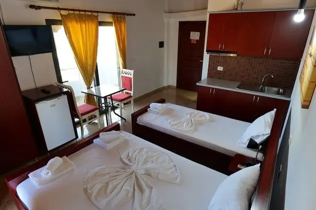 Üç Kişilik Oda, Deniz Manzaralı