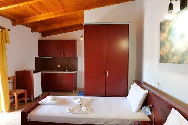 Üç Kişilik Oda, Deniz Manzaralı