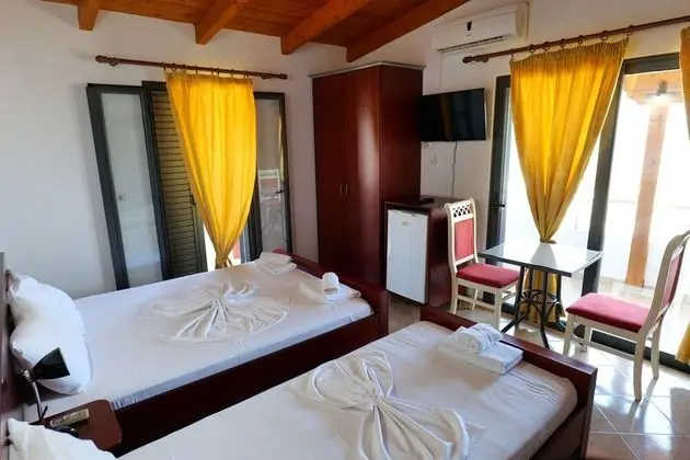 Üç Kişilik Oda, Deniz Manzaralı