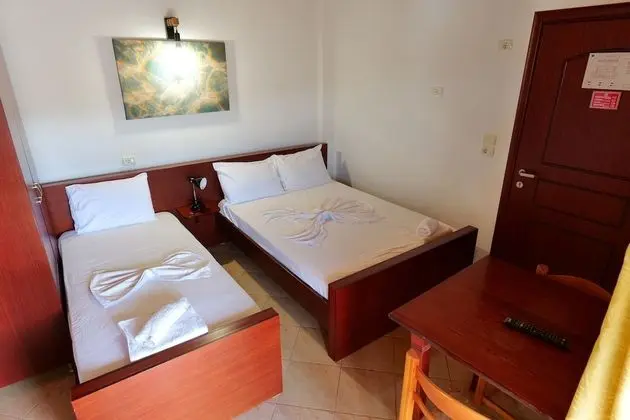 Üç Kişilik Oda, Deniz Manzaralı