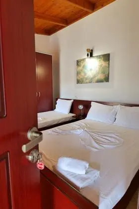 Üç Kişilik Oda, Deniz Manzaralı