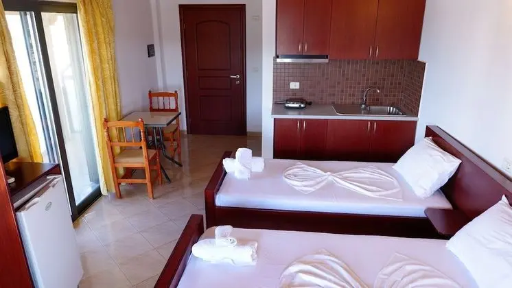 Üç Kişilik Oda, Deniz Manzaralı