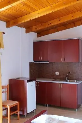 Üç Kişilik Oda, Deniz Manzaralı