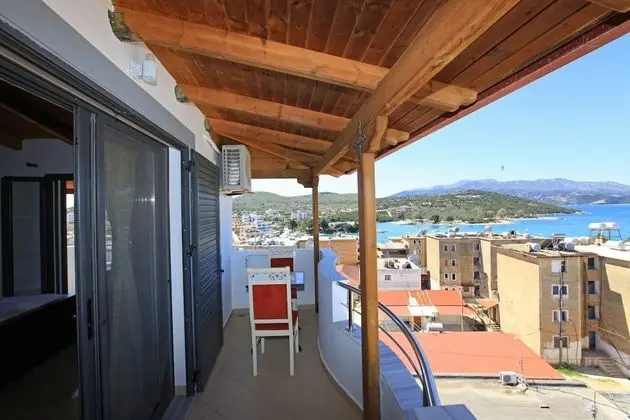 Üç Kişilik Oda, Deniz Manzaralı