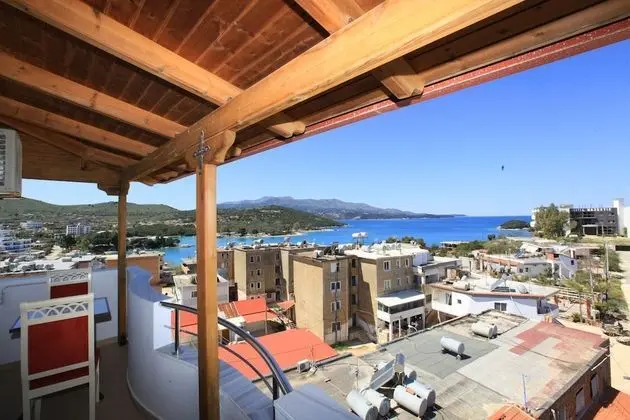 Üç Kişilik Oda, Deniz Manzaralı