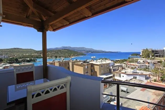 Üç Kişilik Oda, Deniz Manzaralı