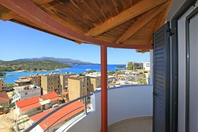 Üç Kişilik Oda, Deniz Manzaralı