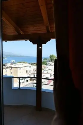 Üç Kişilik Oda, Deniz Manzaralı