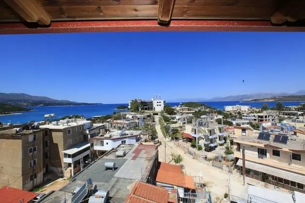 Üç Kişilik Oda, Deniz Manzaralı