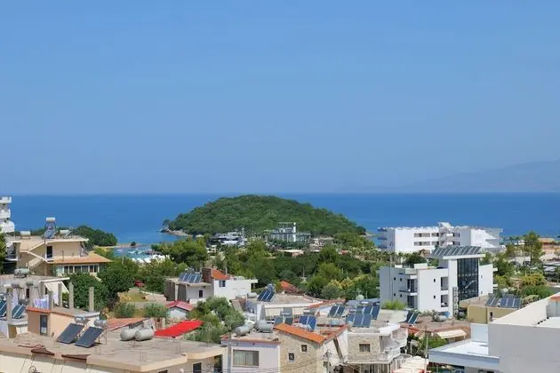 Üç Kişilik Oda, Deniz Manzaralı