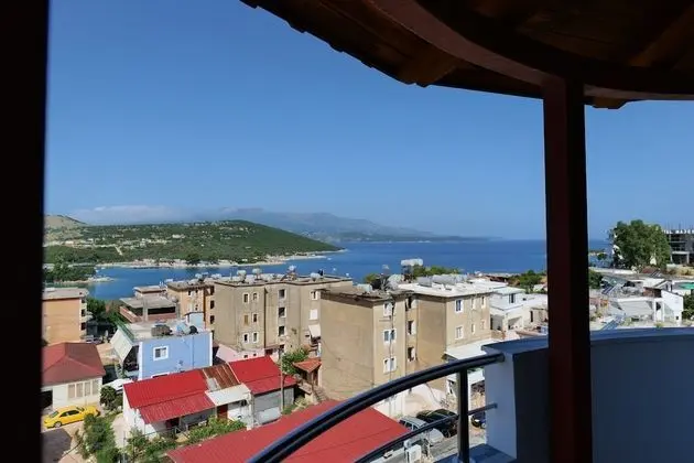 Üç Kişilik Oda, Deniz Manzaralı